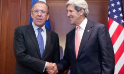 Лавров и Керри обсуждают Украину Лавров и Керри обсуждают Украину